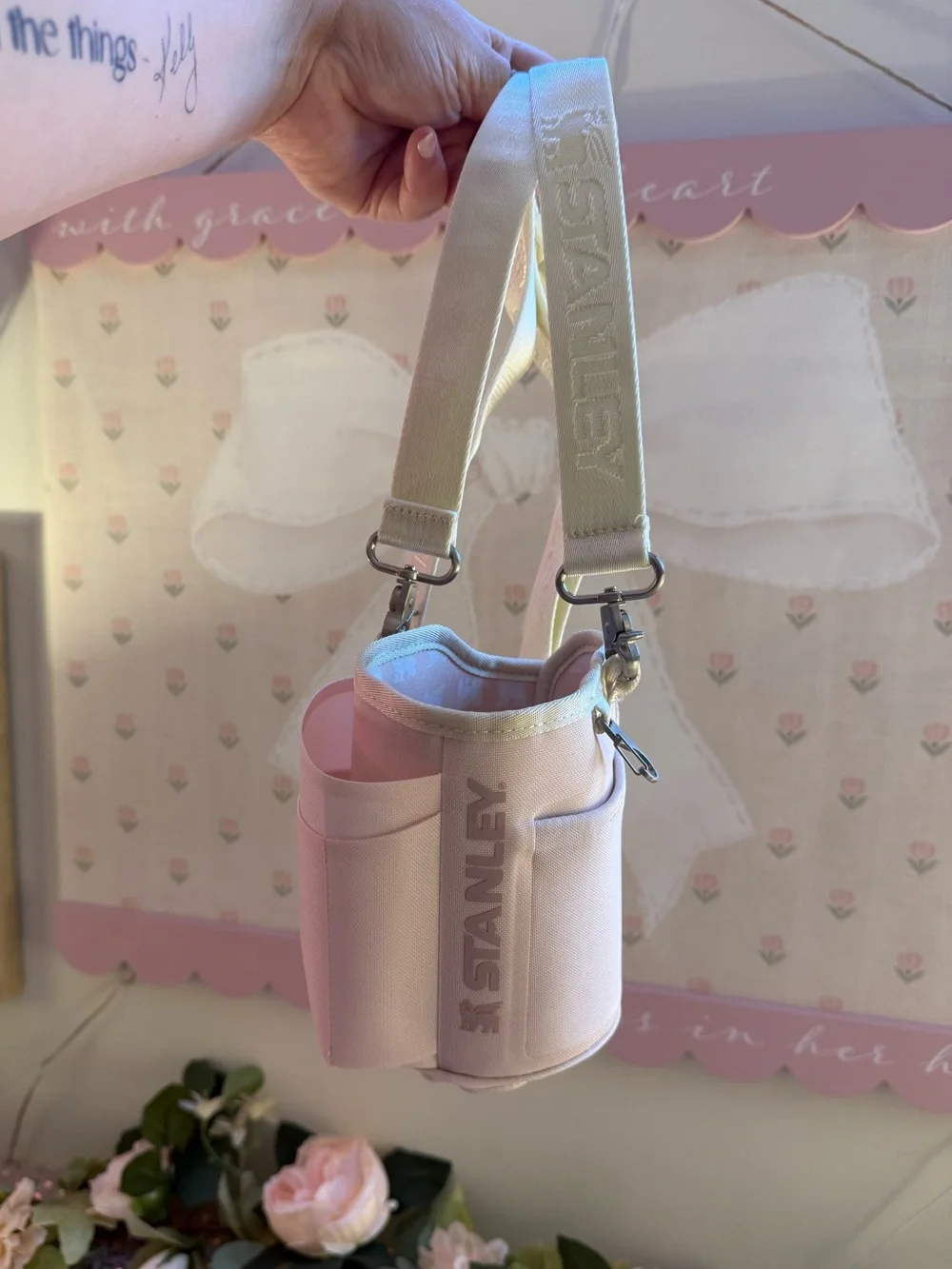 Stanley The All Day 40 OZ Quencher Carry-All in “Rose Quartz” - NWOT - Picture 2 of 10